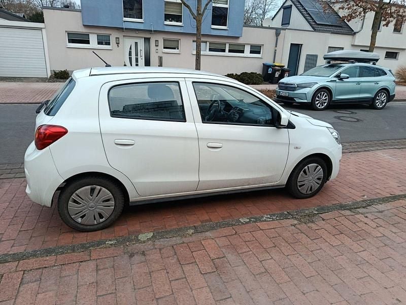 Gebraucht Mitsubishi Space Star 80 PS (58 kW) 2016 Weiß Kleinwagen