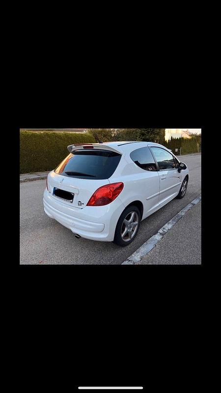 Gebraucht Peugeot 207 150 PS (110 kW) 2009 Weiß Coupé