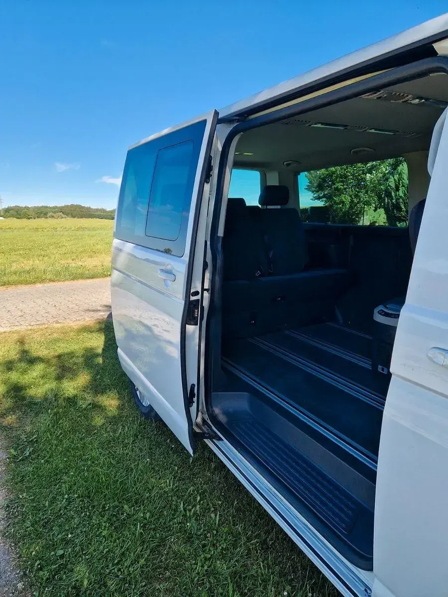 Gebraucht VW Multivan Comfortline 180 PS (132 kW) 2015 Weiß Van / Kleinbus