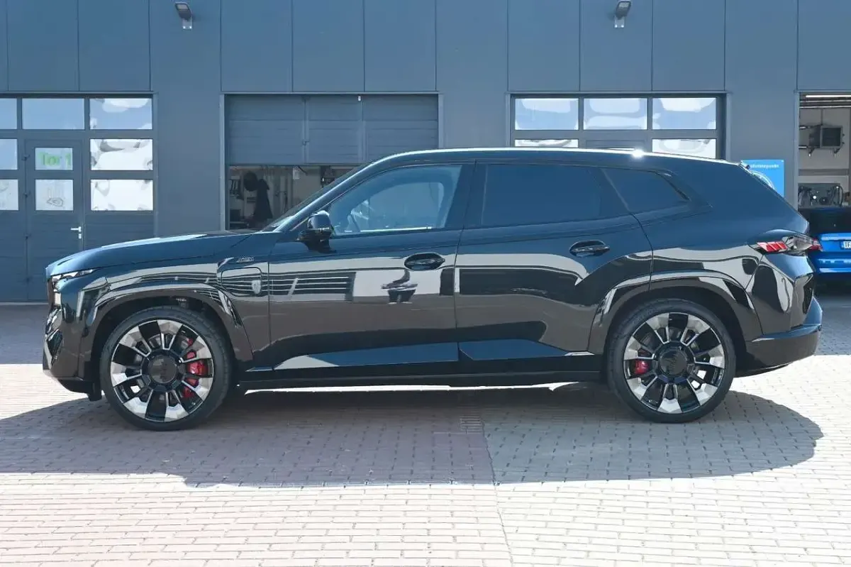 Gebraucht BMW XM Performance 653 PS (480 kW) 2024 Saphirschwarz mettalic SUV