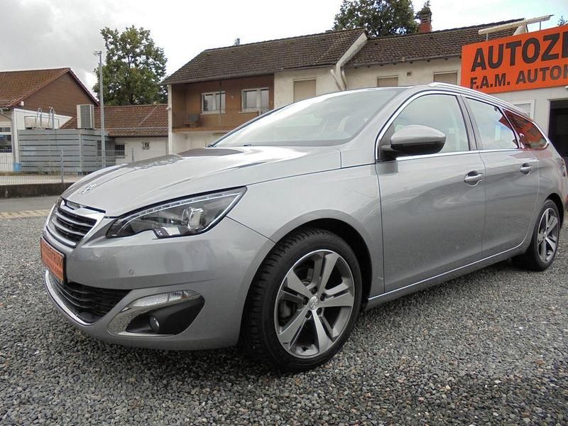 Gebraucht Peugeot 308 Allure 131 PS (96 kW) 2015 Grau Kombi