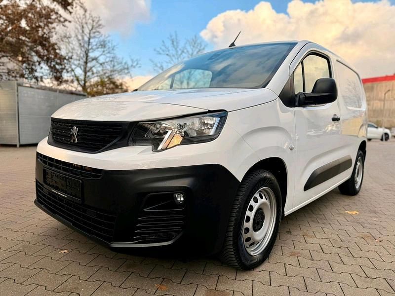 Weiß Gebraucht 2019 Peugeot Partner Van | 9.650 € (Guter Preis) - Bild 1/4