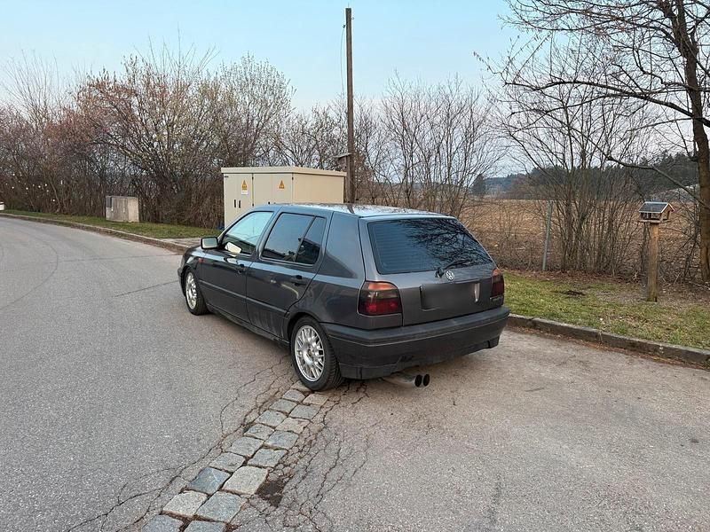 Gebraucht VW Golf III 75 PS (55 kW) 1992 Grau Kleinwagen