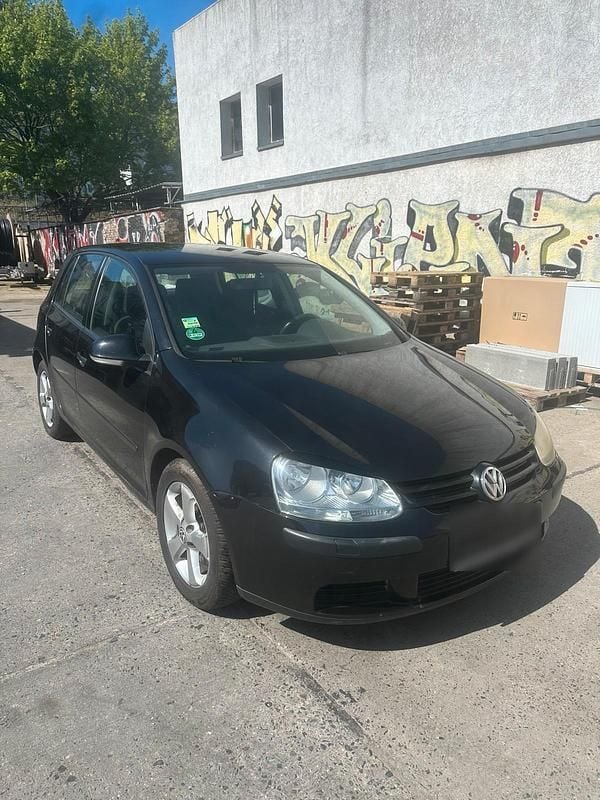 Second-hand VW Golf V 105 CP (77 kW) 2004 Negru Hatchback