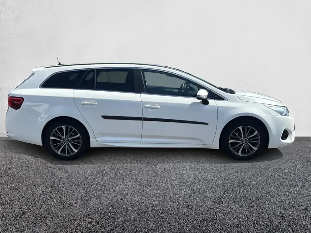 Gebraucht Toyota Avensis Edition-S 147 PS (108 kW) 2017 Schneeweiß Kombi
