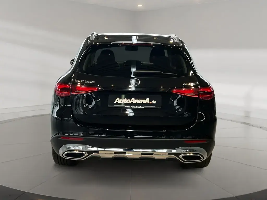 Gebraucht Mercedes GLC200 Avantgarde 204 PS (150 kW) 2025 Metalliclack obsidianschwarz SUV