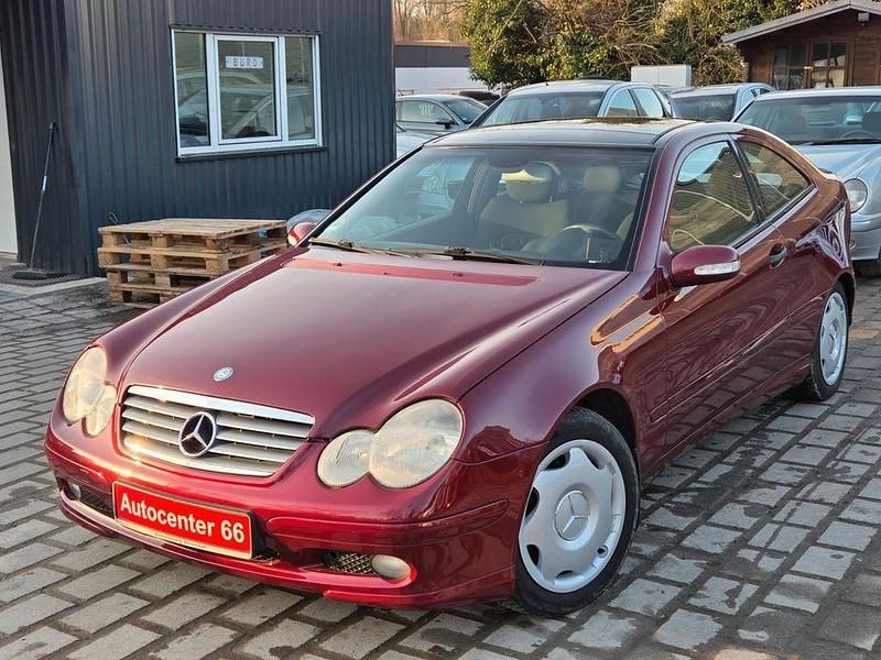 Gebraucht Mercedes C200 163 PS (119 kW) 2002 Rot Coupé