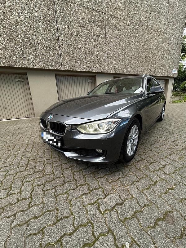 Silber Gebraucht 2014 BMW 320 Kombi | 7.999 € (Superpreis) - Bild 1/4