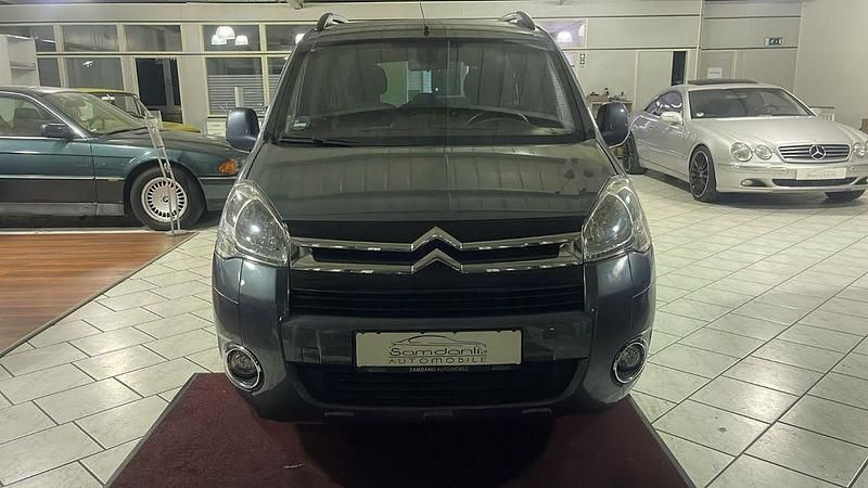 Grau Gebraucht 2009 Citroën Berlingo Exclusive Van / Kleinbus | 6.450 € (Etwas zu teuer) - Bild 1/4