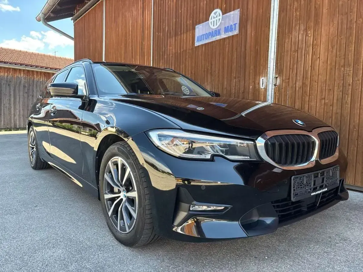 Gebraucht BMW 330 Sport Line 286 PS (210 kW) 2022 Schwarz ii Kombi