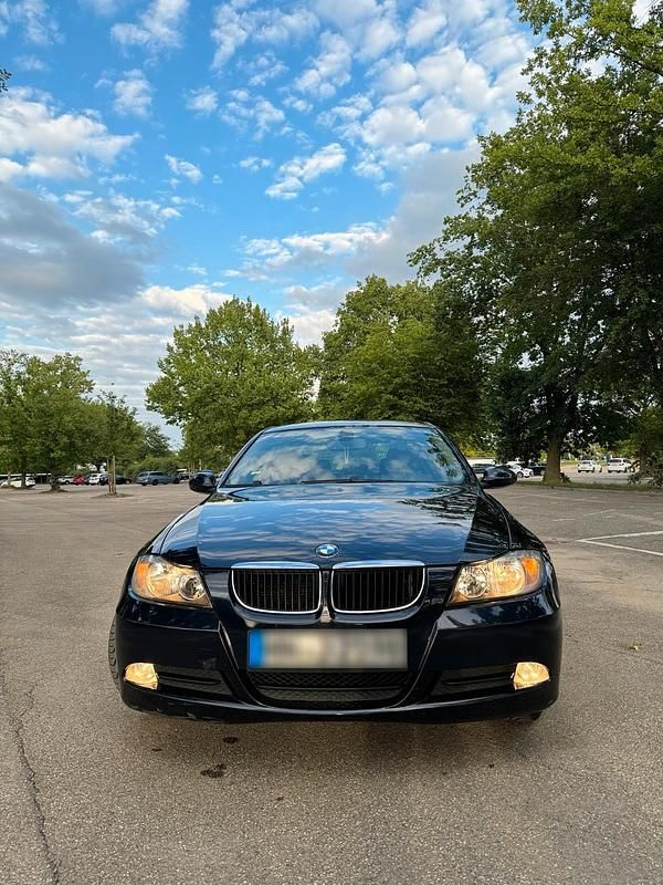 Brugt BMW 318 129 HK (94 kW) 2007 Blå Sedan