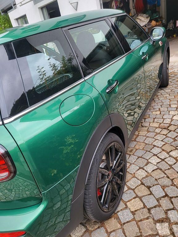 Grün Gebraucht 2021 Mini John Cooper Works Clubman Kombi | 34.333 € (Fairer Preis) - Bild 1/4