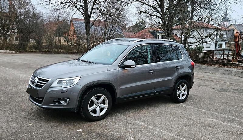 Grau Gebraucht 2009 VW Tiguan SUV | 8.500 € (Etwas zu teuer) - Bild 1/4