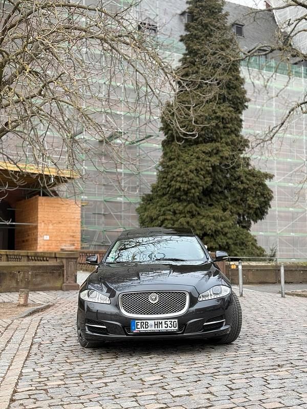 Gebraucht Jaguar XJ 275 PS (202 kW) 2011 Grau Limousine