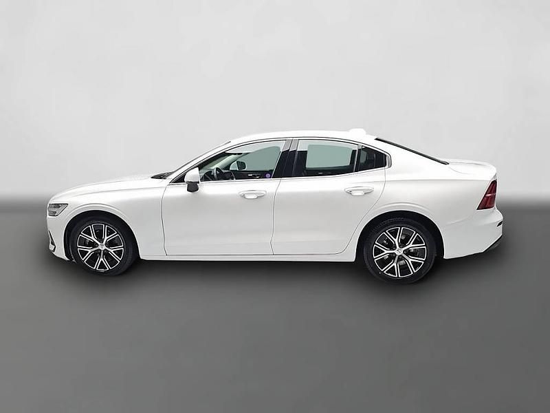 Gebraucht Volvo S60 Core 197 PS (144 kW) 2024 Weiß Limousine