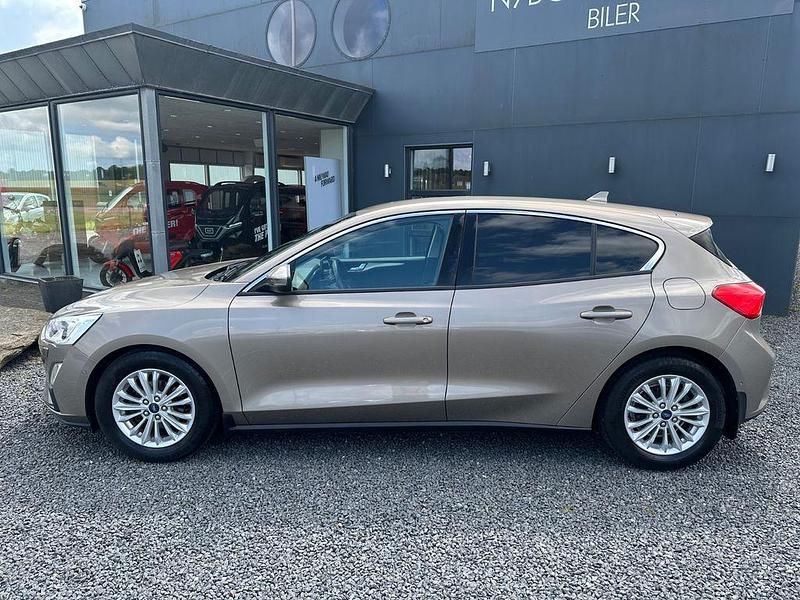 Gebraucht Ford Focus Titanium 125 PS (91 kW) 2018 Beige Limousine