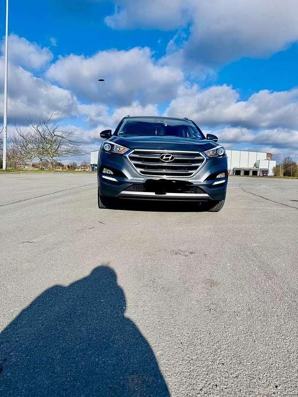 Gebraucht Hyundai Tucson Classic 116 PS (85 kW) 2015 Grau SUV