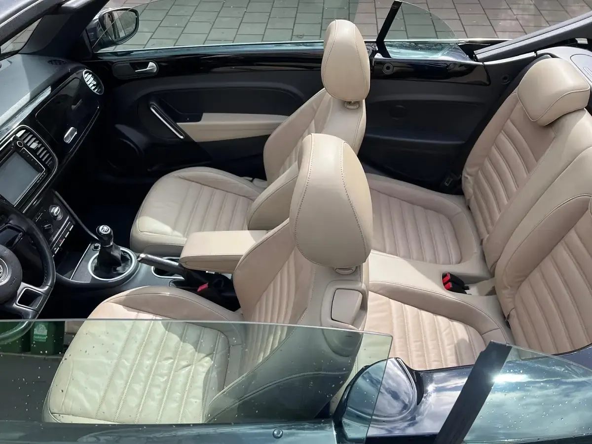 Gebraucht VW Beetle 109 PS (80 kW) 2014 Schwarz Kleinwagen
