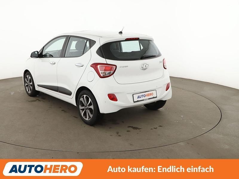 Gebraucht Hyundai i10 Style 87 PS (63 kW) 2016 Weiß Kleinwagen