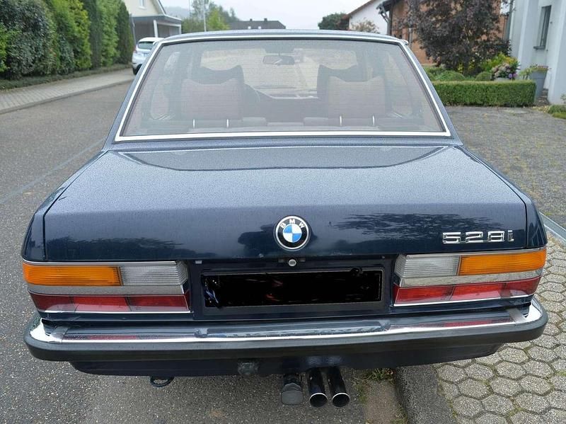 Gebraucht BMW 528 184 PS (135 kW) 1983 Blau Limousine