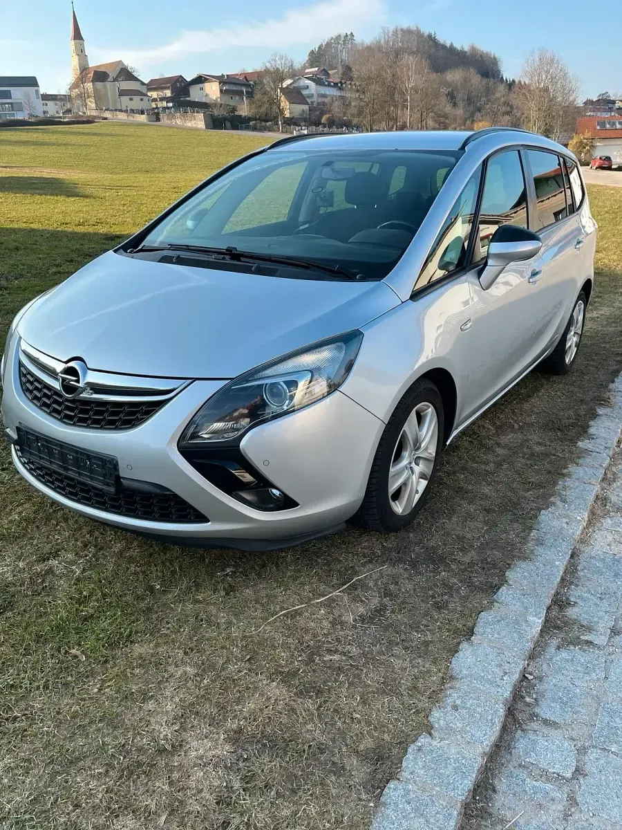 Gebraucht Opel Zafira 131 PS (96 kW) 2016 Silber Van / Kleinbus