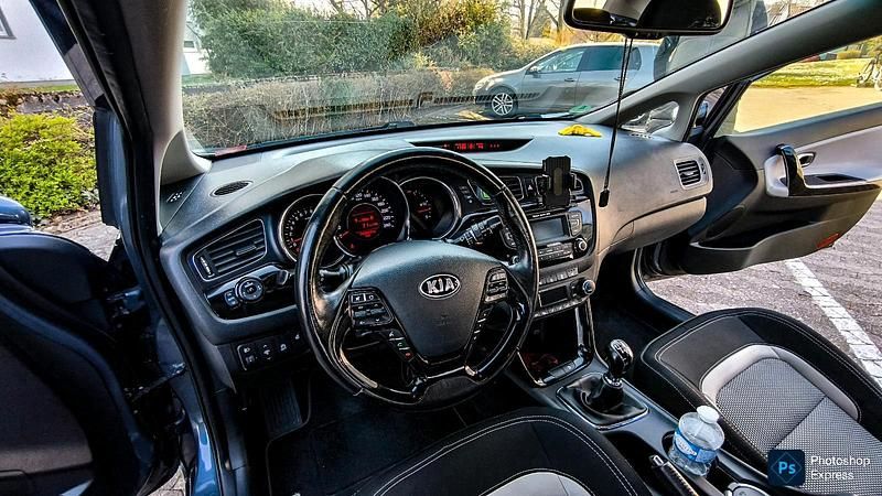 Blau Gebraucht 2013 Kia Ceed Limousine | 6.500 € (Fairer Preis) - Bild 1/4
