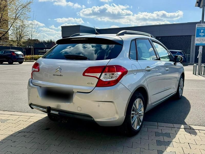 Gebraucht Citroën C4 120 PS (88 kW) 2011 Silber Limousine