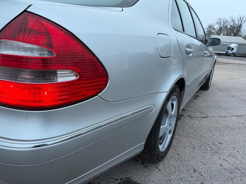 Gebraucht Mercedes E240 Elegance 170 PS (125 kW) 2004 Limousine