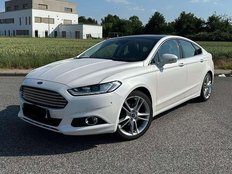 Weiß Gebraucht 2016 Ford Mondeo Vignale Limousine | 13.000 € (Fairer Preis) - Bild 1/4