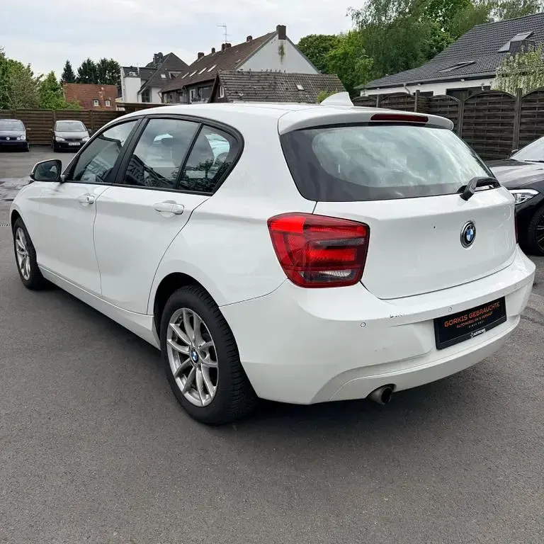Gebraucht BMW 114 Advantage 95 PS (69 kW) 2014 Weiß Kleinwagen