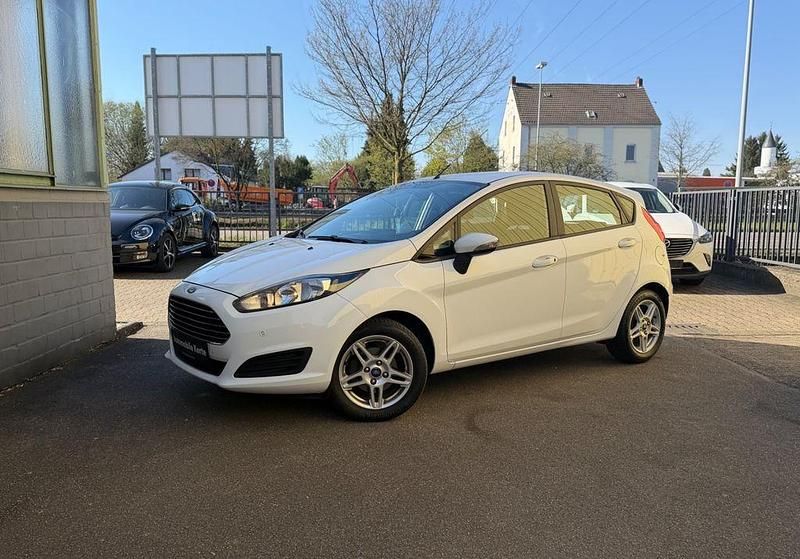 Gebraucht Ford Fiesta SYNC Edition 75 PS (55 kW) 2013 Weiß Kleinwagen