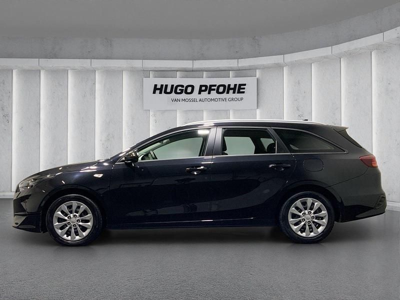 Gebraucht Kia Ceed 101 PS (74 kW) 2023 Schwarz Kleinwagen