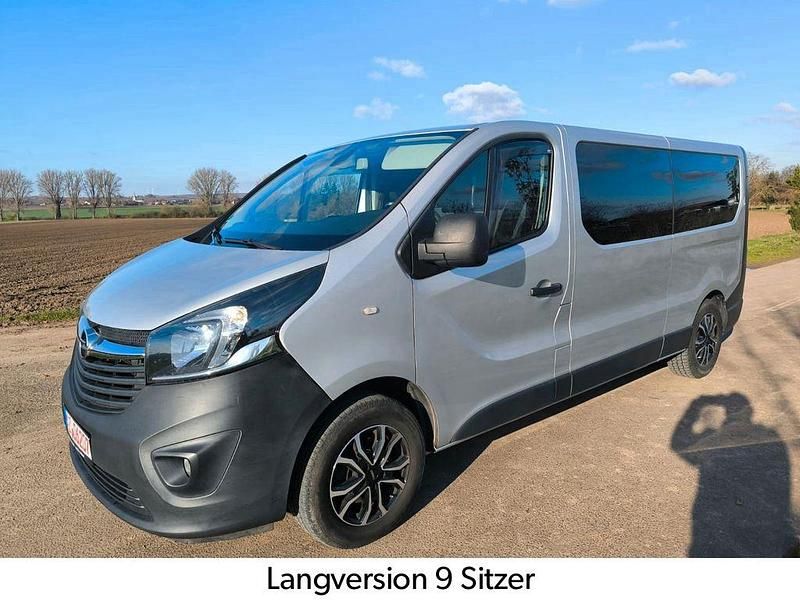 Grau Gebraucht 2016 Opel Vivaro Van | 13.900 € (Fairer Preis) - Bild 1/4