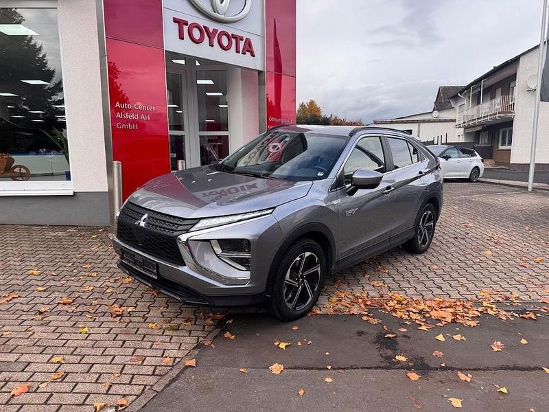 Grau Gebraucht 2021 Mitsubishi Eclipse Cross Basis SUV | 20.000 € (Fairer Preis) - Bild 1/4