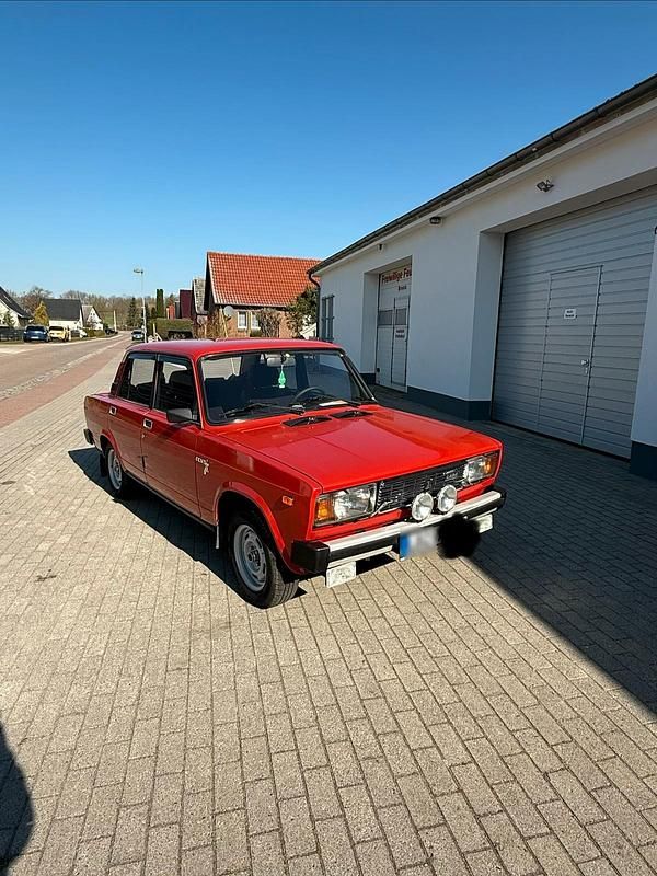 Gebraucht Lada 2105 60 PS (44 kW) 1991 Rot Limousine
