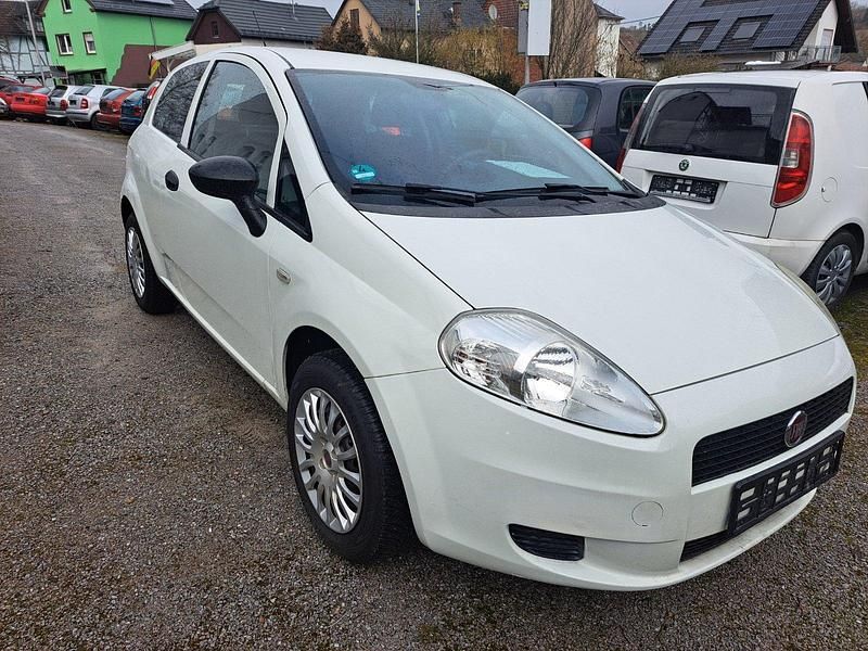 Gebraucht Fiat Punto 69 PS (50 kW) 2012 Weiß Kleinwagen