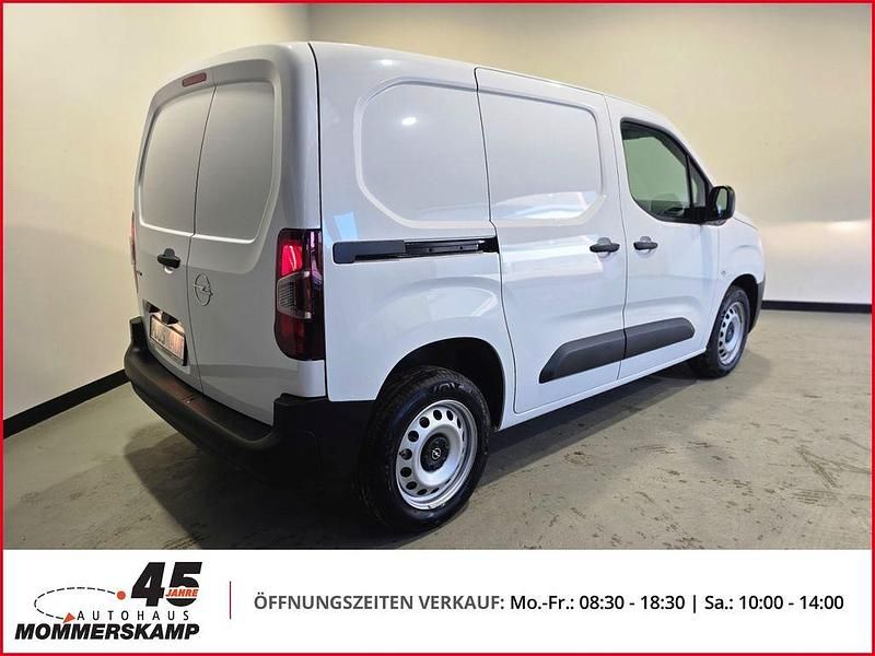 Neu Opel Combo Basis 102 PS (75 kW) 2025 Weiss Van / Kleinbus