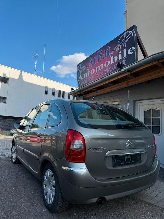 Gold Gebraucht 2009 Citroën Xsara Picasso Tendance Van / Kleinbus | 1.300 € (Fairer Preis) - Bild 1/4