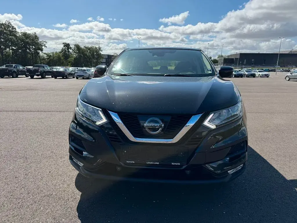 Gebraucht Nissan Qashqai 131 PS (96 kW) 2018 Schwarz SUV