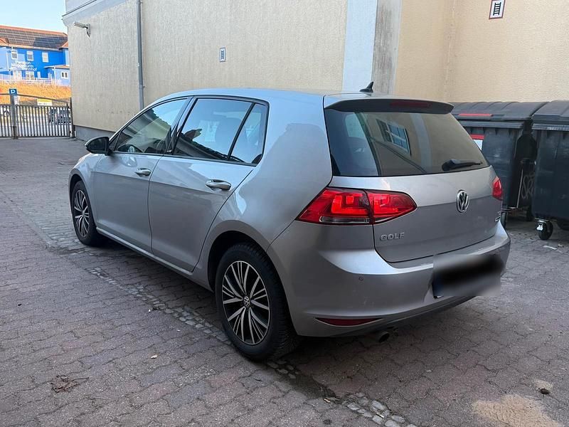 Gebraucht VW Golf VII Allstar 110 PS (80 kW) 2016 Silber Limousine