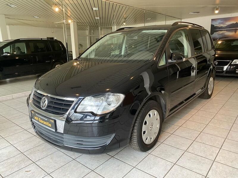 Schwarz Gebraucht 2008 VW Touran Van / Kleinbus | 5.950 € (Fairer Preis) - Bild 1/4