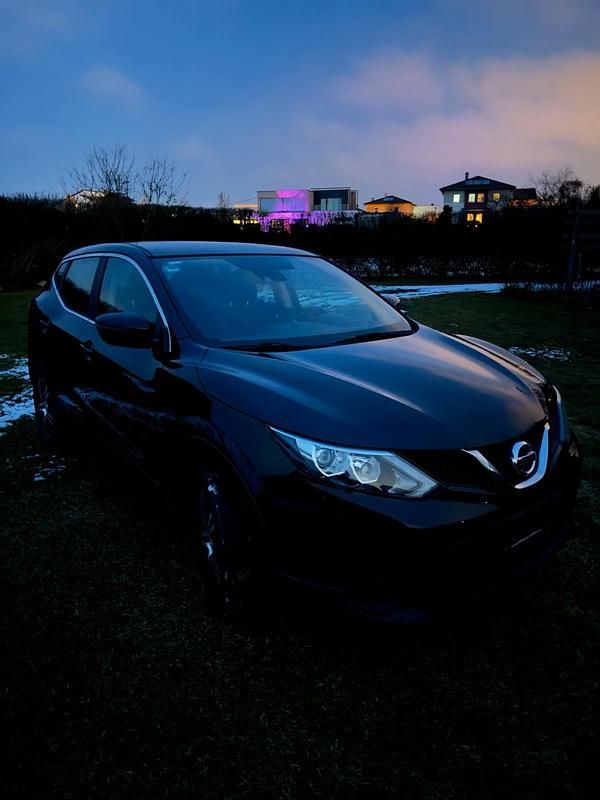 Schwarz Gebraucht 2016 Nissan Qashqai SUV | 6.300 € (Superpreis) - Bild 1/4