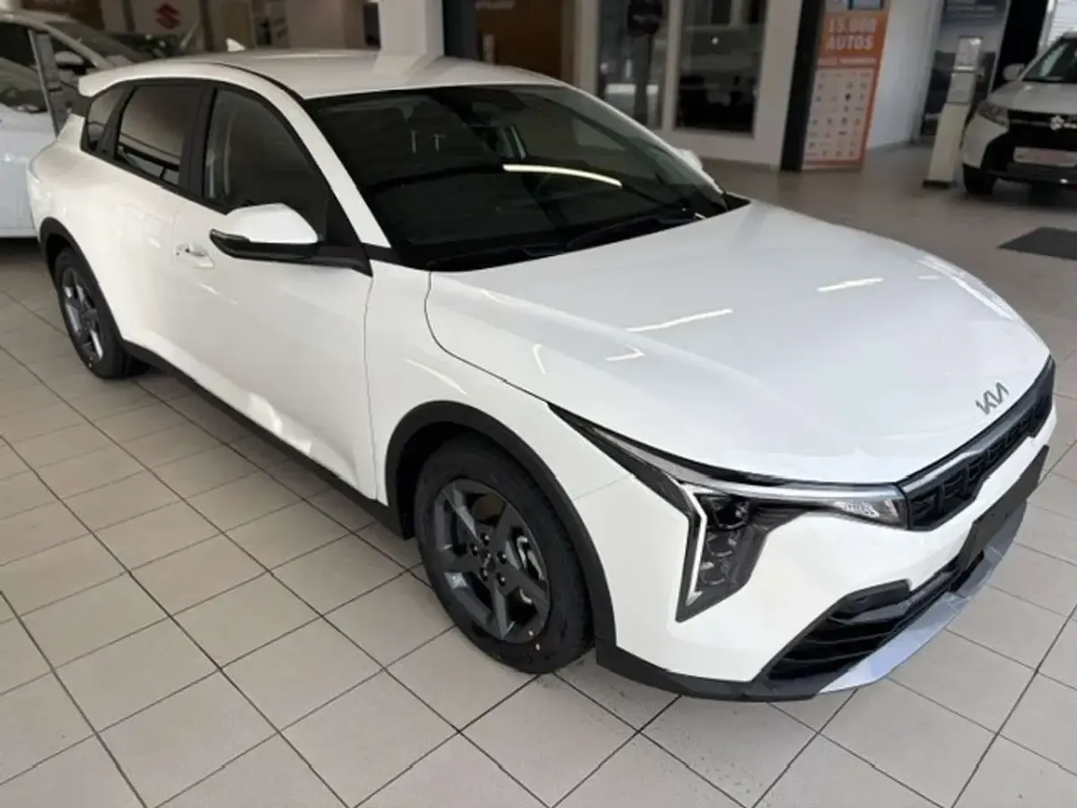 Neu Kia K4 150 PS (110 kW) 2026 Weiß Limousine