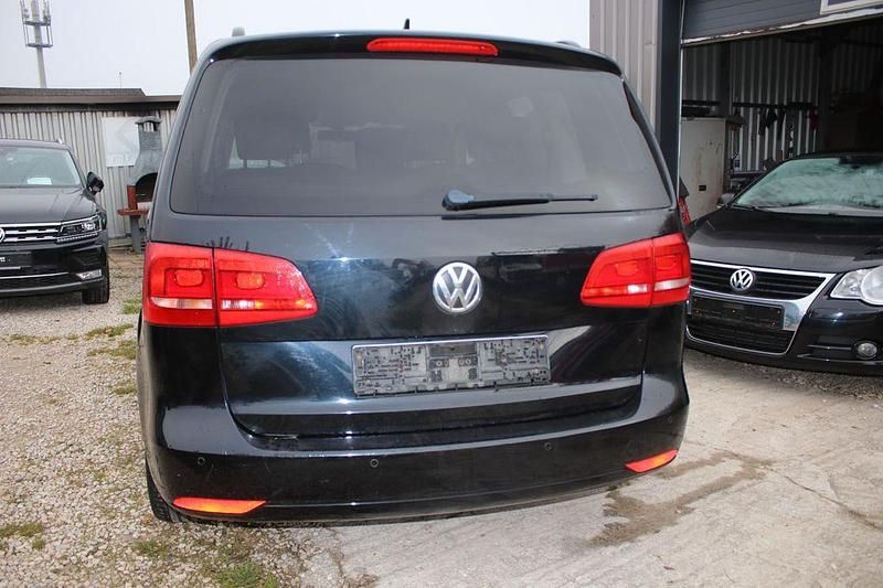 Gebraucht VW Touran 105 PS (77 kW) 2013 Schwarz Van / Kleinbus