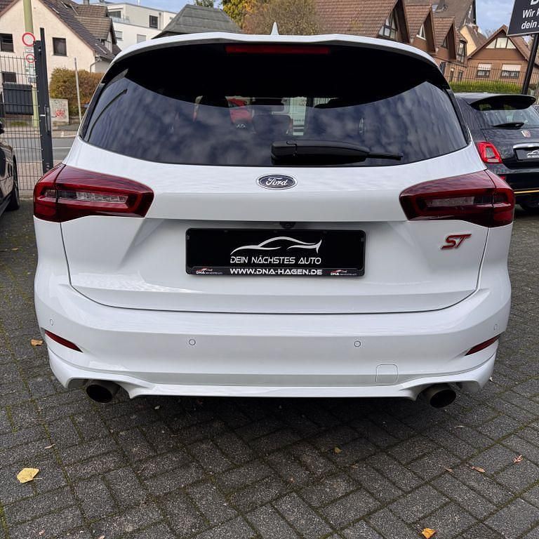Gebraucht Ford Focus ST 280 PS (205 kW) 2023 Weiß Limousine