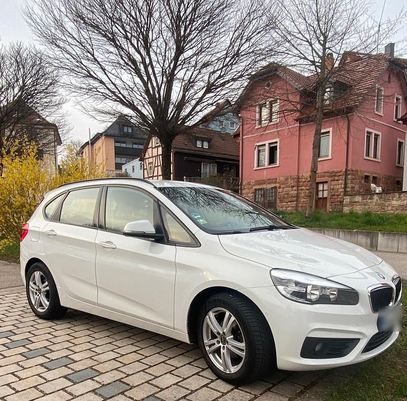 Gebraucht BMW 218 Active Tourer 150 PS (110 kW) 2016 Weiß Van / Kleinbus