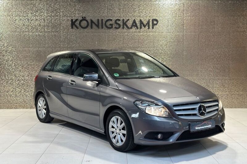 Grau Gebraucht 2014 Mercedes B180 Van / Kleinbus | 11.990 € (Etwas zu teuer) - Bild 1/4