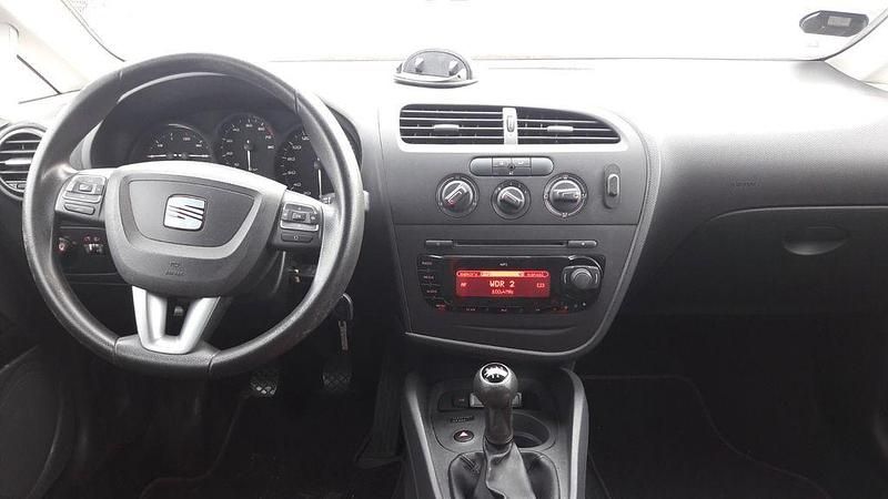 Gebraucht Seat Leon Reference 102 PS (75 kW) 2010 Orange Limousine