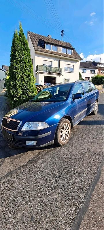 Blau Gebraucht 2008 Skoda Octavia Kombi | 1.450 € (Superpreis) - Bild 1/4