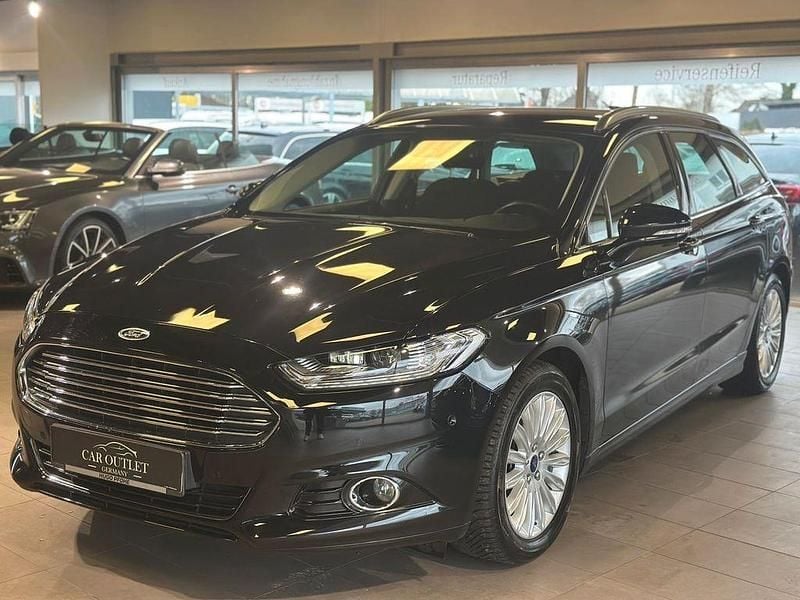 Gebraucht Ford Mondeo Titanium 179 PS (131 kW) 2015 Schwarz Limousine